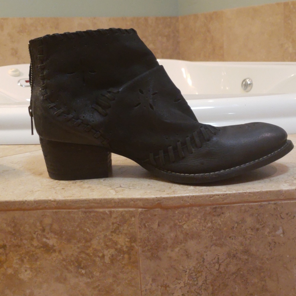 suede boots. Black - Picture 2 of 6